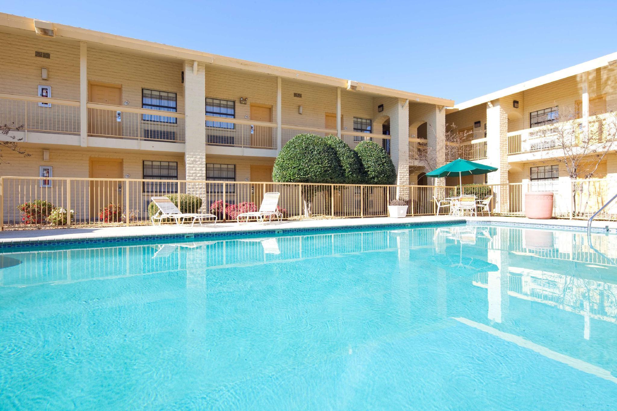 La Quinta Inn By Wyndham Huntsville Research Park Exteriér fotografie